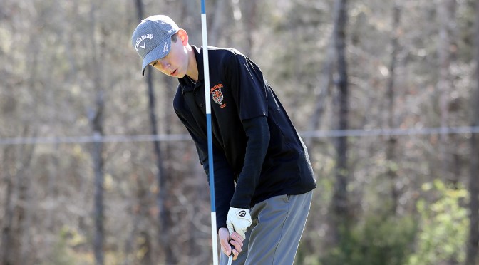 NORRIS AND HUTCHISON FINISH IN DISTRICT TOP 20 AND ADVANCE TO STATE GOLF CHAMPIONSHIPS